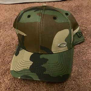 Oakley/New Era hat